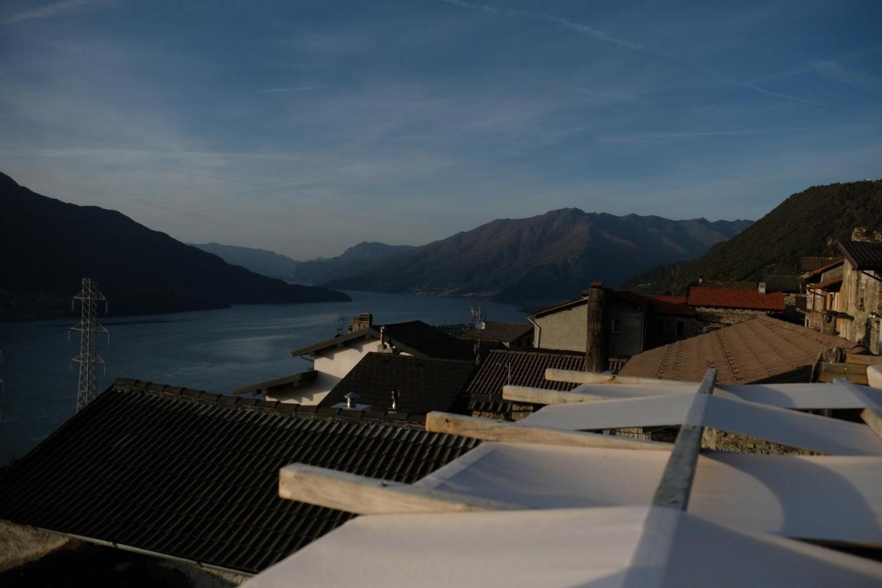 Appartamenti Montemezzo Le Case In Pietra Sorico Buitenkant foto