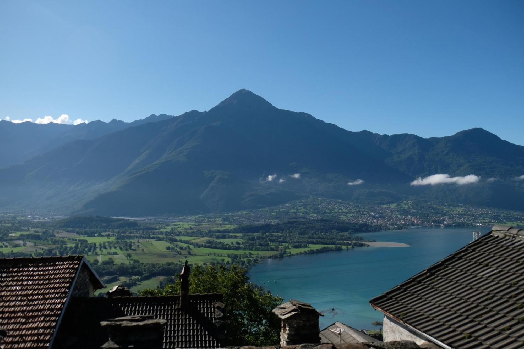 Appartamenti Montemezzo Le Case In Pietra Sorico Buitenkant foto